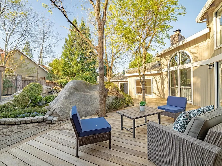 7540 Woodborough Dr — Photo 6