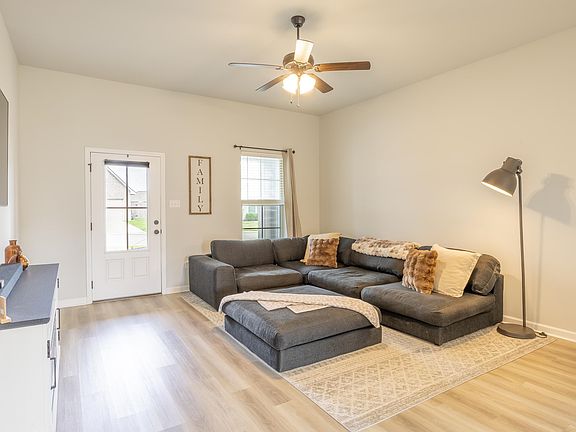 5th image of 126 Shadow Pointe Rd