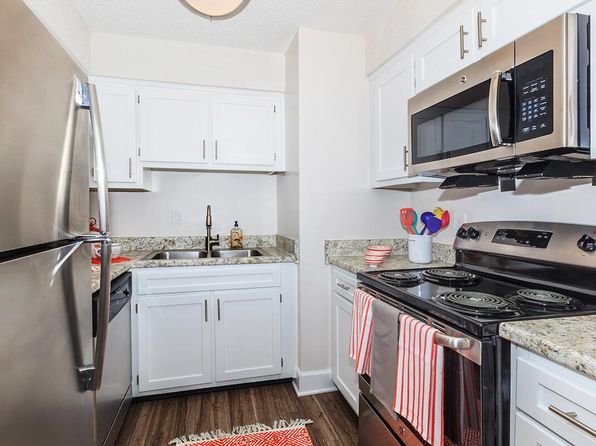 371 Wallace Rd APT 111