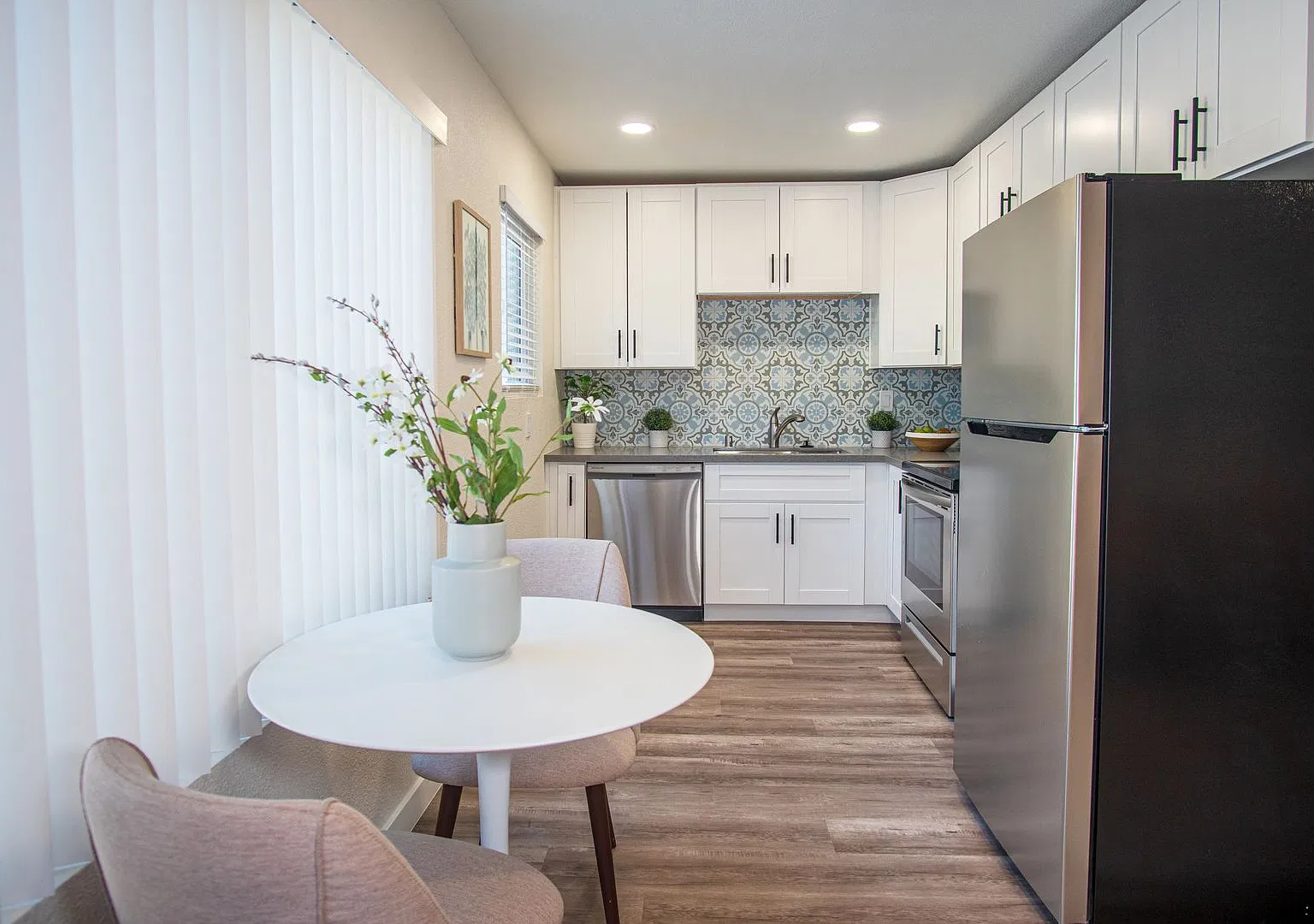 North Park Apartment Home: Move In Now! — Photo 2