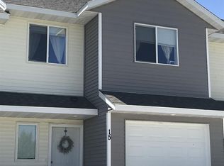 2131 Bunker Ln APT 15, Saint Peter, MN 56082