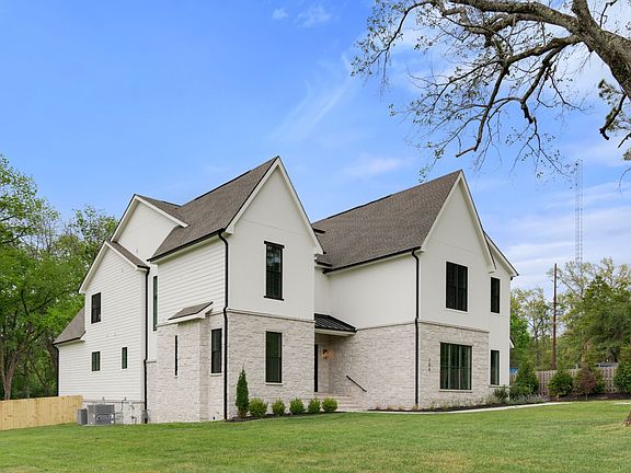 2nd image of 706 Brook Hollow Rd