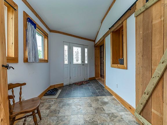 5th image of 217 McAuley Rd