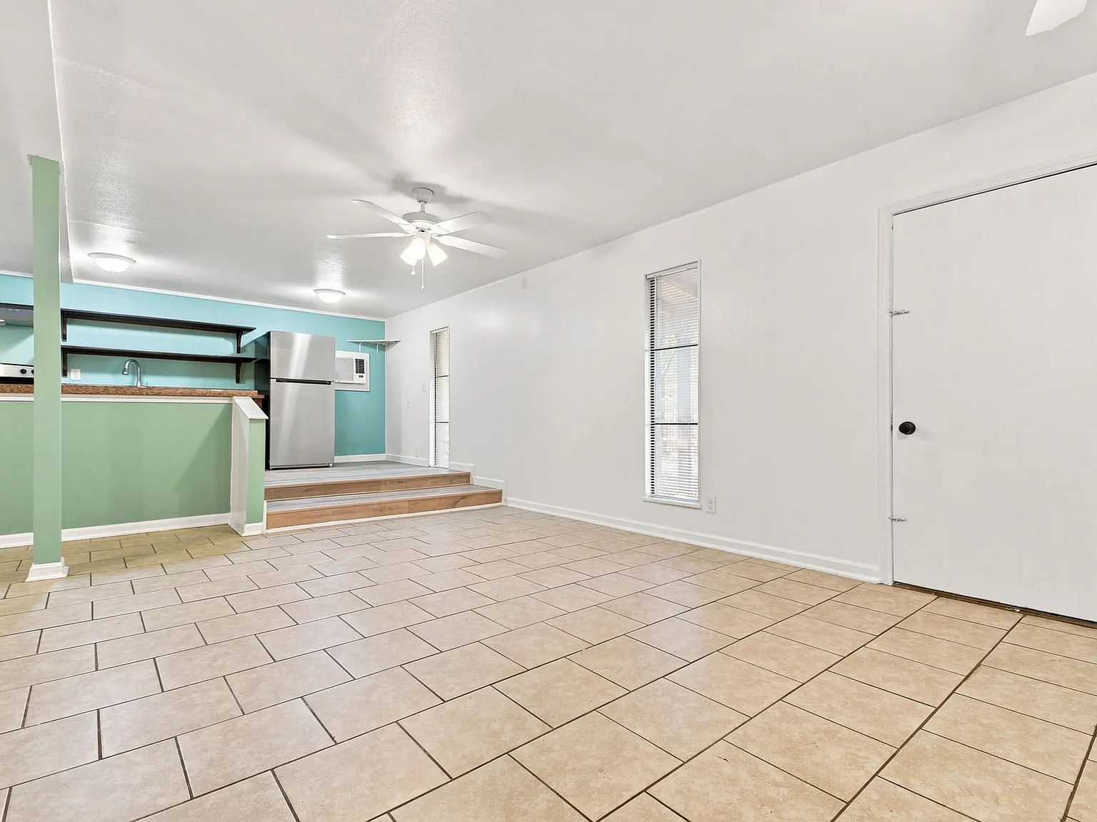 1 bed, 850 sqft, $1,300 — Photo 1