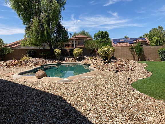 3rd image of 2414 W Olive Way