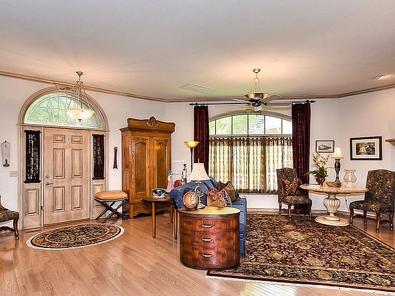 4th image of 10516 Chardonnay Dr