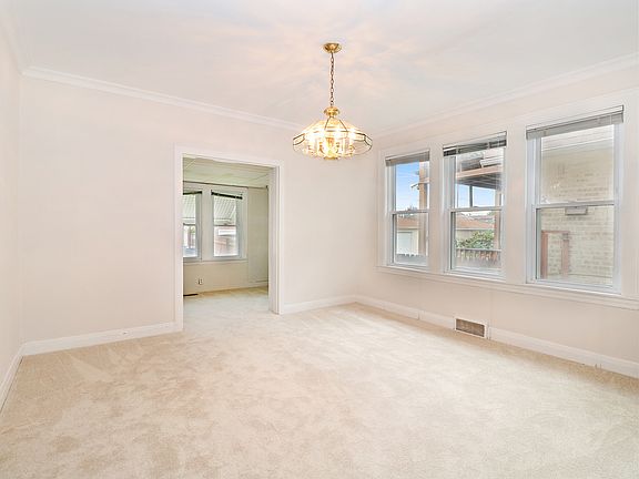 4th image of 3737 N Oriole Ave