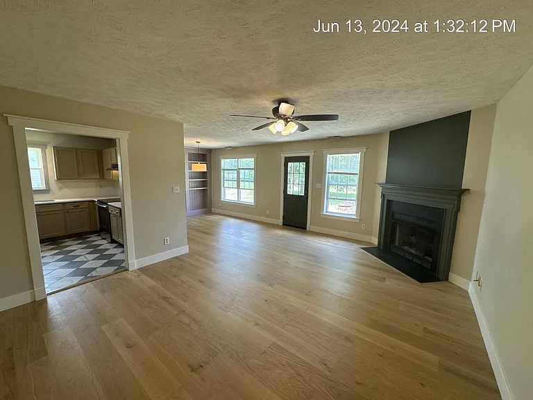146 Cavalier Dr — Photo 7