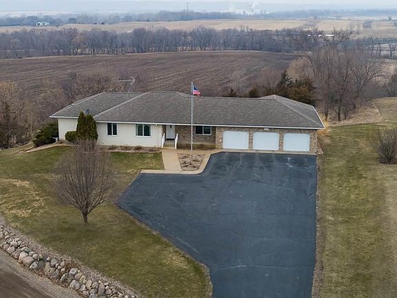 2nd image of 35114 Primrose Ln