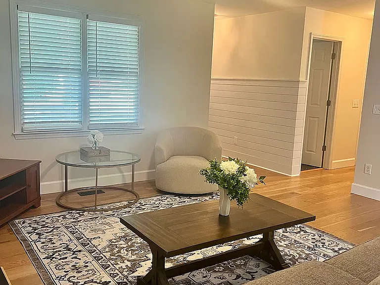 2112 Leadenhall Way — Photo 4
