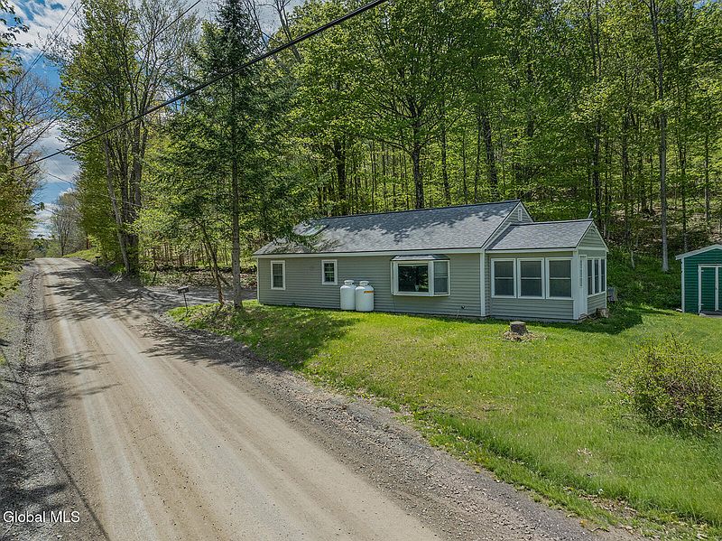 3rd image of 433 Blind Buck Road