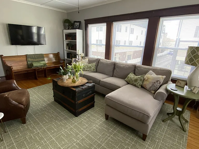 281 N Main St #2 — Photo 1