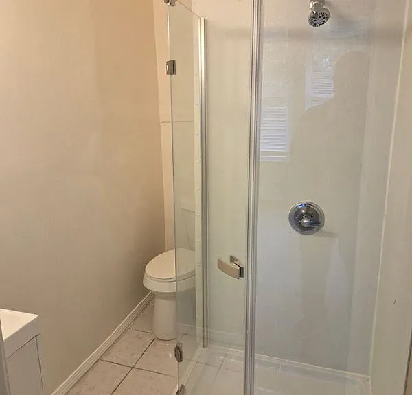 716 E Guenther St #B — Photo 8