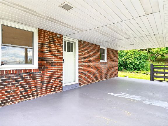 5th image of 2086 River Hill Rd