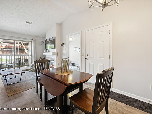 4th image of 322 Pere Marquette Dr APT 9