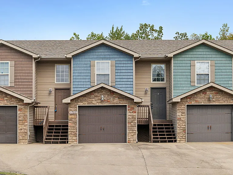 1723A Thistlewood Dr — Photo 4