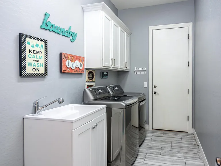 1230 E Canary Dr — Photo 10