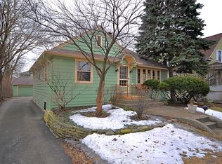 325 Addison Rd, Riverside, IL 60546