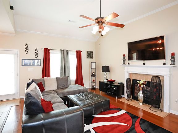 5th image of 324 Flowing Meadows Dr