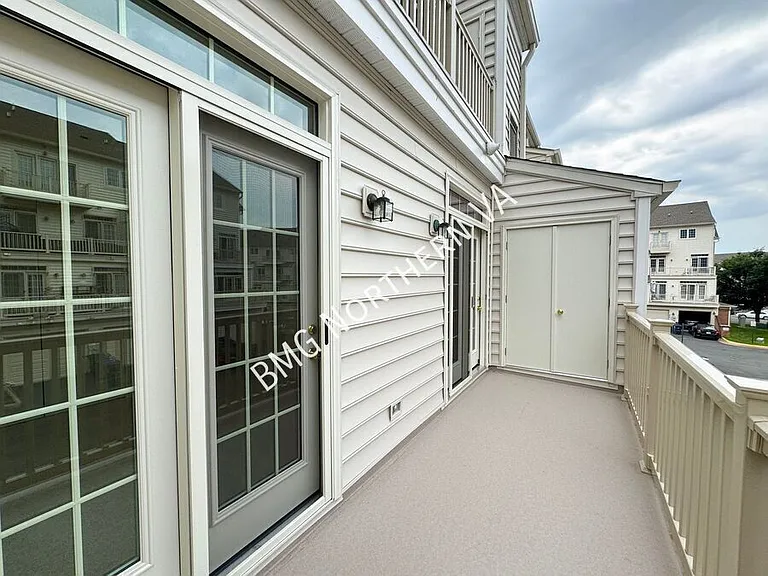 9508 Walker Way — Photo 21