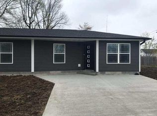 801 E Thompson St, Marion, IL 62959