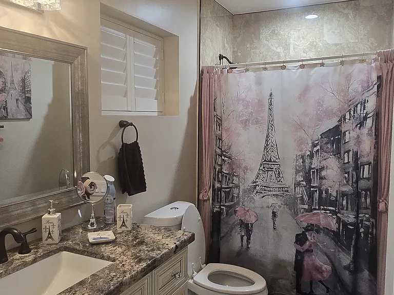 61 E Valencia Dr — Photo 35