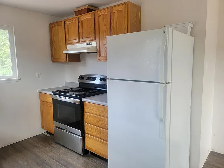15115 Canyon Rd E #B — Photo 7