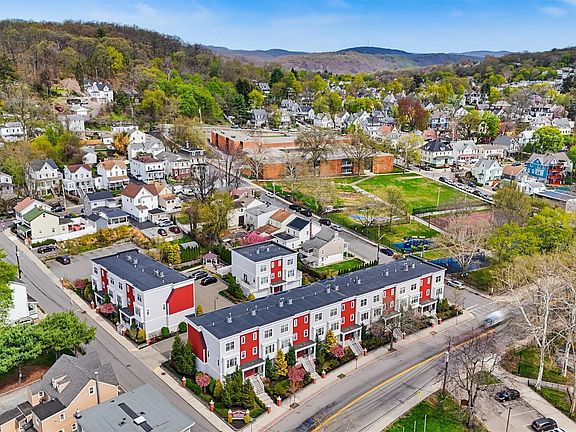 2nd image of 710 Main Street