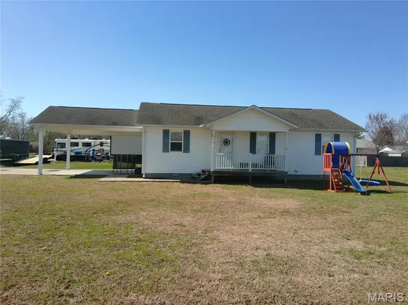 104 McClard St, Dexter, MO 63841