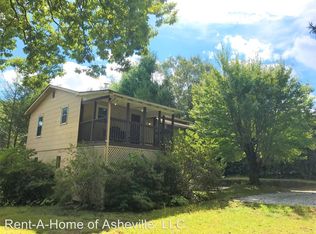 526 Willow Rd, Hendersonville, NC 28739