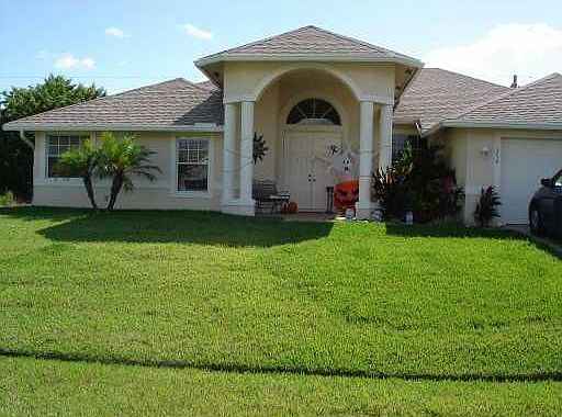 2nd image of 354 SW Millard Dr