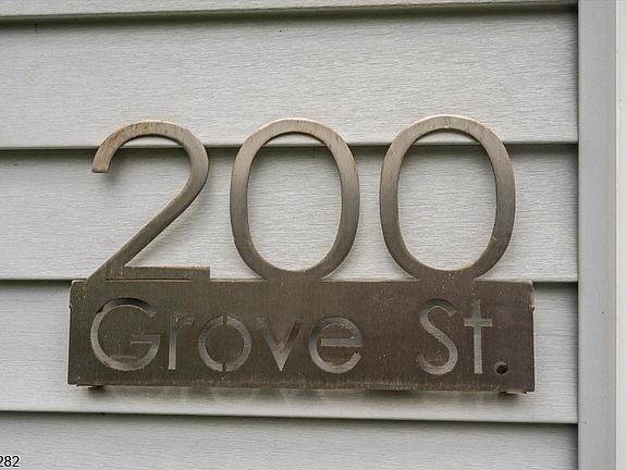 5th image of 200 Grove St
