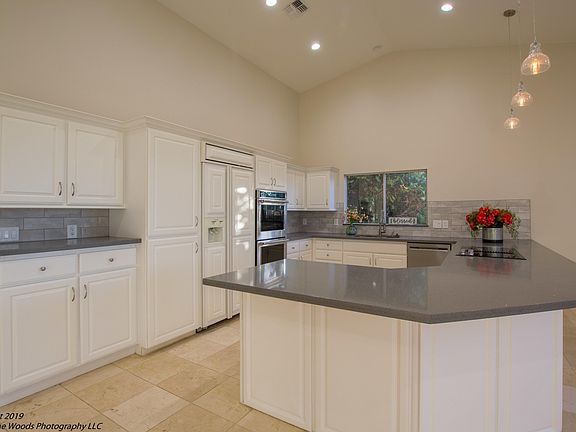 5th image of 15414 W Fairmount Ave