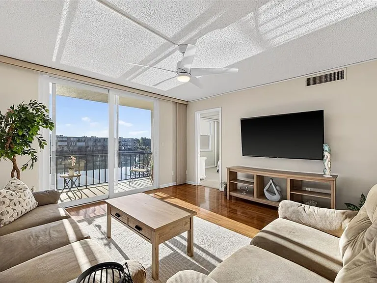 7625 Sun Island Dr S #207 — Photo 13