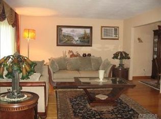 31 Ort Ct, Sayville, NY 11782