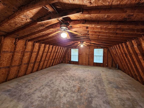 5th image of 1235 Maple Hill Dr
