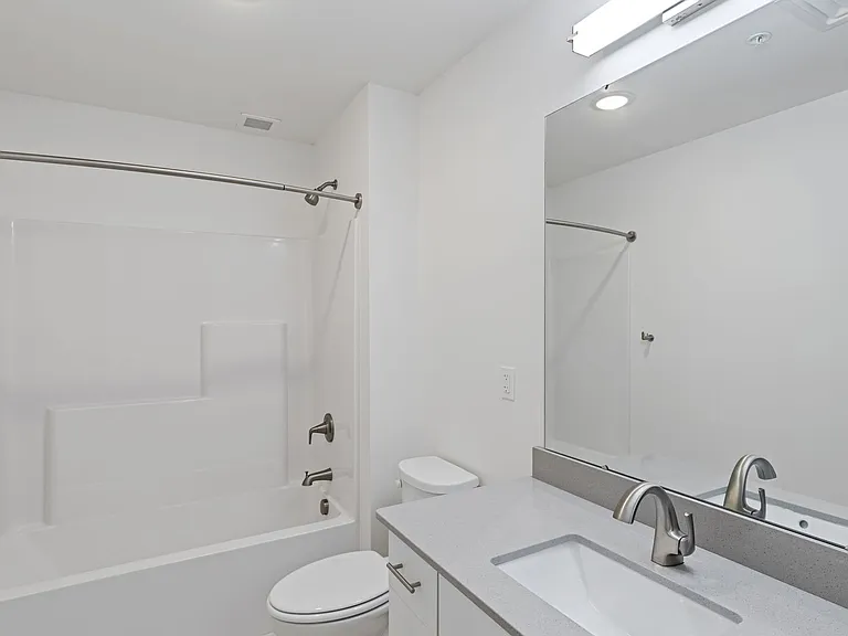 501 S Capitol Ave — Photo 94