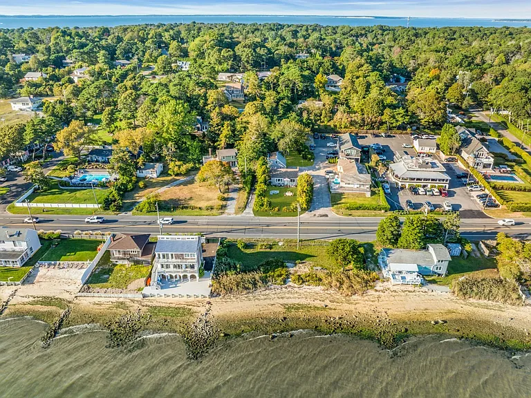 291 E Montauk Hwy #B — Photo 11