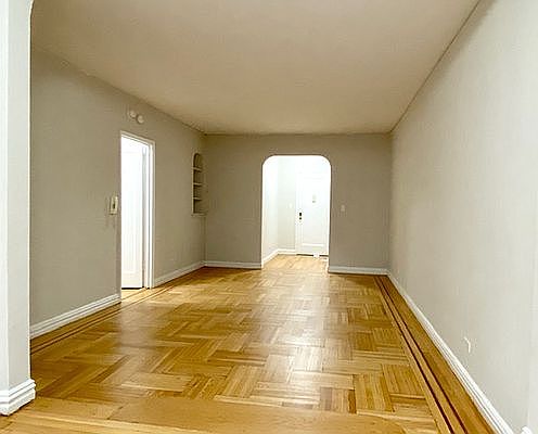 4th image of 3111 Broadway APT 2E
