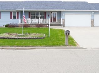 1144 Mistletoe Ln, Winneconne, WI 54986