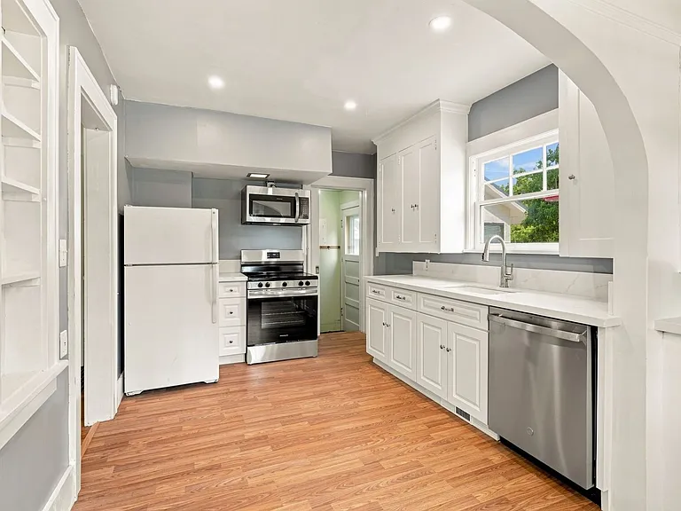 6521 SE 16th Ave — Photo 4