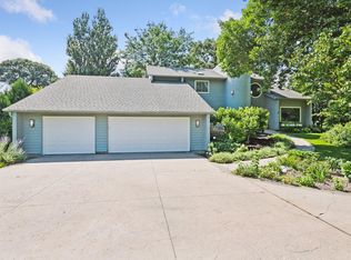 2630 Acorn Rd, Chaska, MN 55318