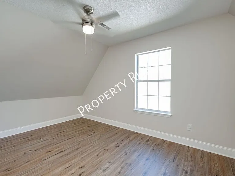 1565 Petty St SE — Photo 23