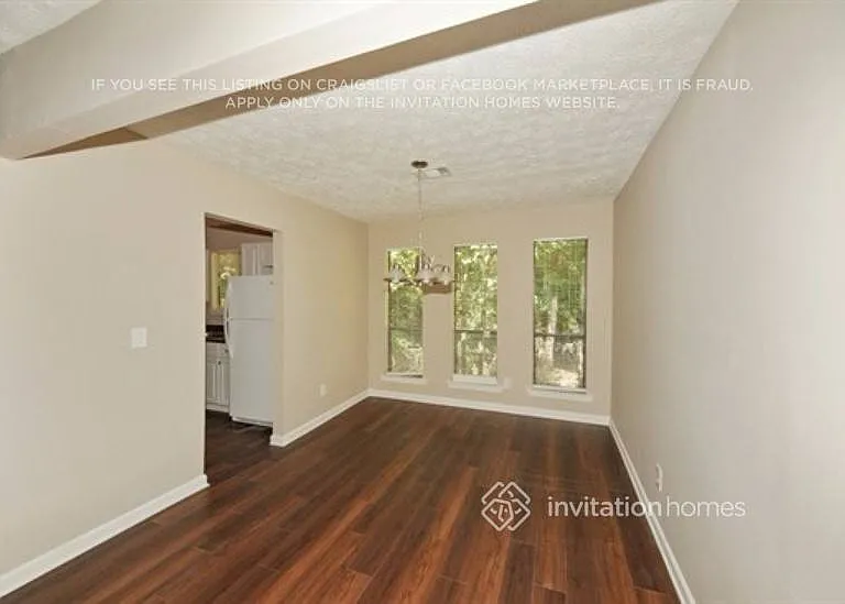 2399 Stonebridge Ln — Photo 4