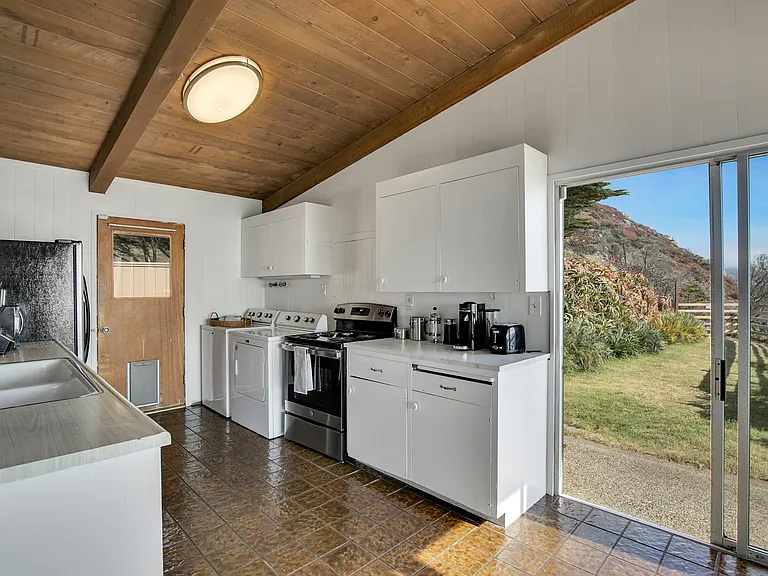 36240 Highway 1 — Photo 32