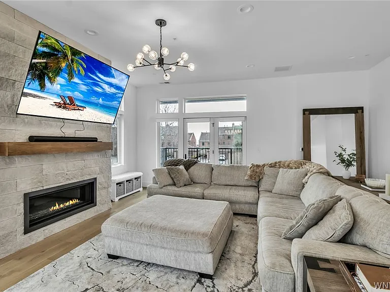 240 Lakefront Blvd — Photo 21