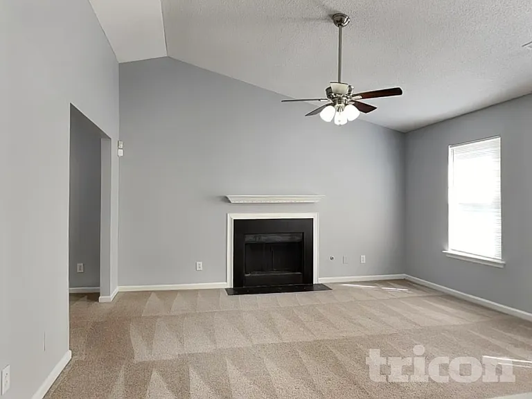 245 Longview Dr — Photo 3
