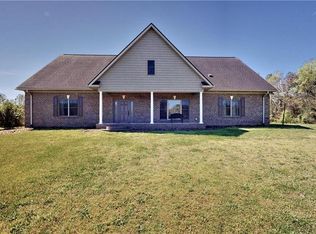2611 Kivett Dr, Greensboro, NC 27407