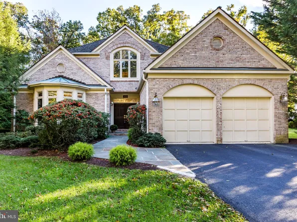 9820 Avenel Farm Dr, Potomac, MD 20854