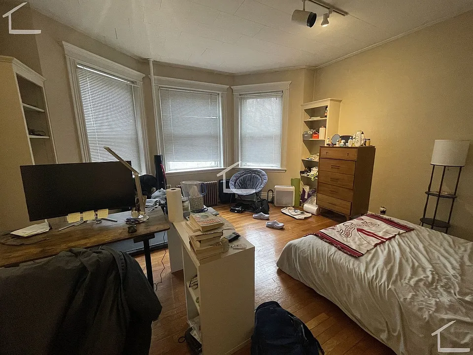 21 Euston St #1